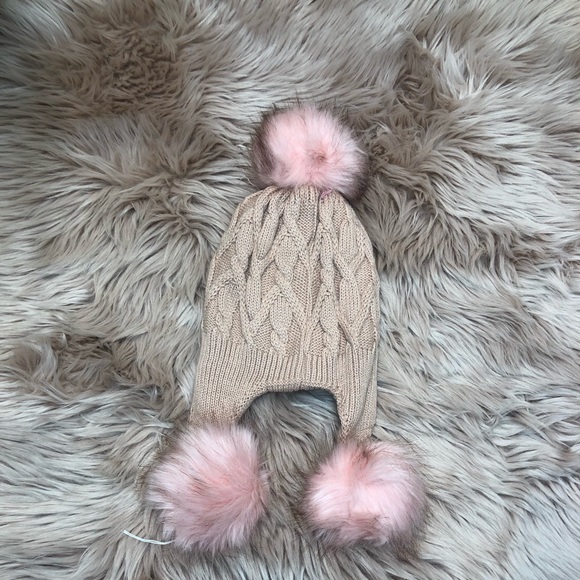 Other - Cable Knit Pom Pom Beanie